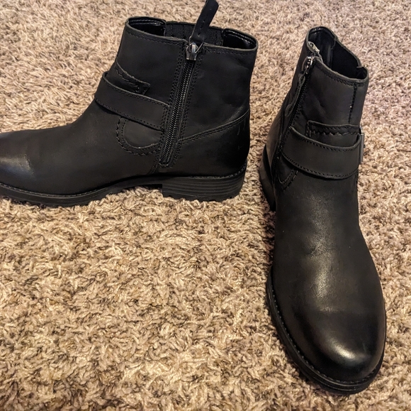 Clarks Women's Clarkwell Strap Boots - Picture 9 of 10